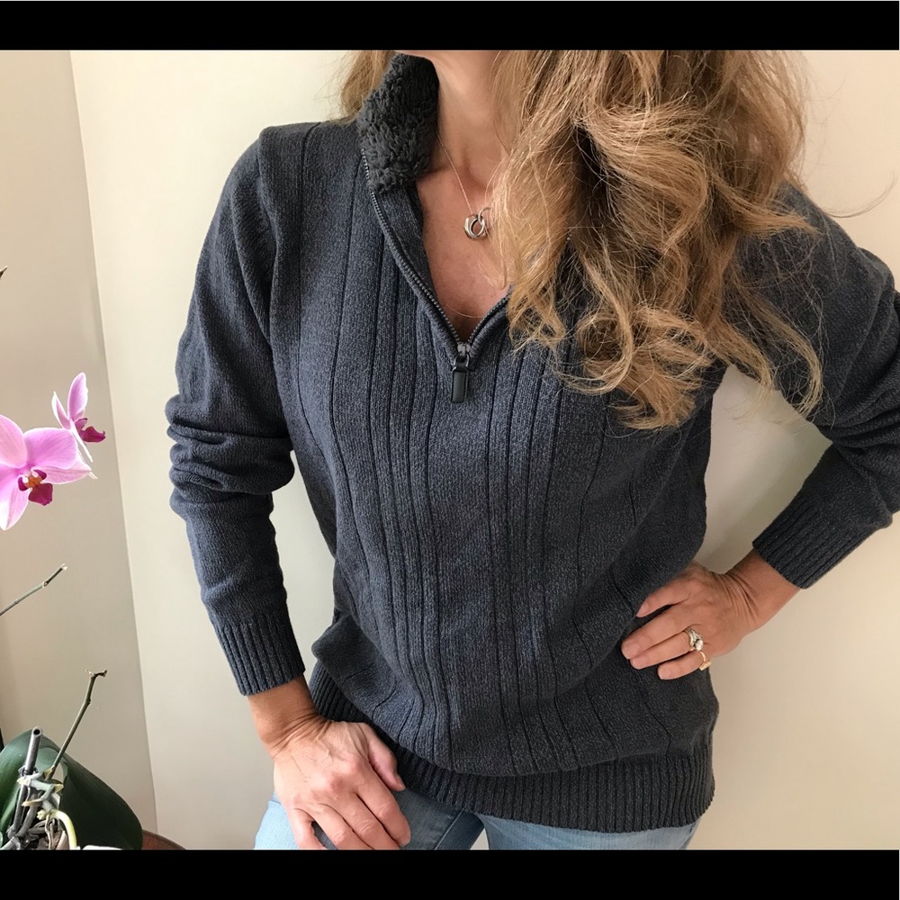 Cozy Oscar De La Renta Zipped Pullover—Size S